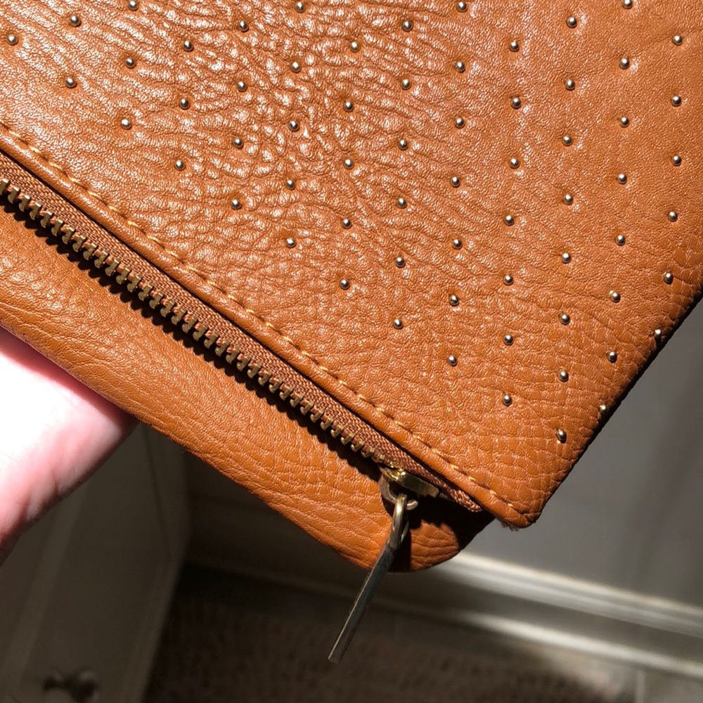 BCBG PURSE - OBO - Picture 2 of 6